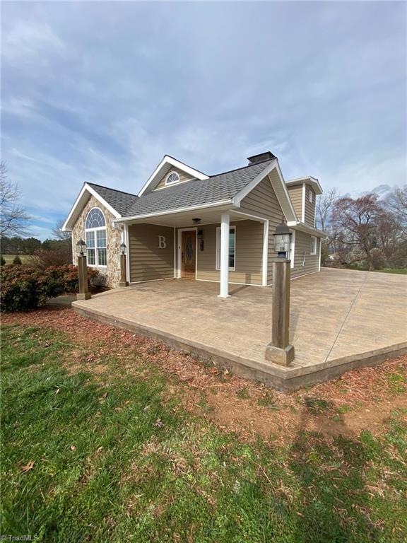 870 Zephyr Road Dobson, NC 27017 - Photo 2 of 23 Gallery Image 2