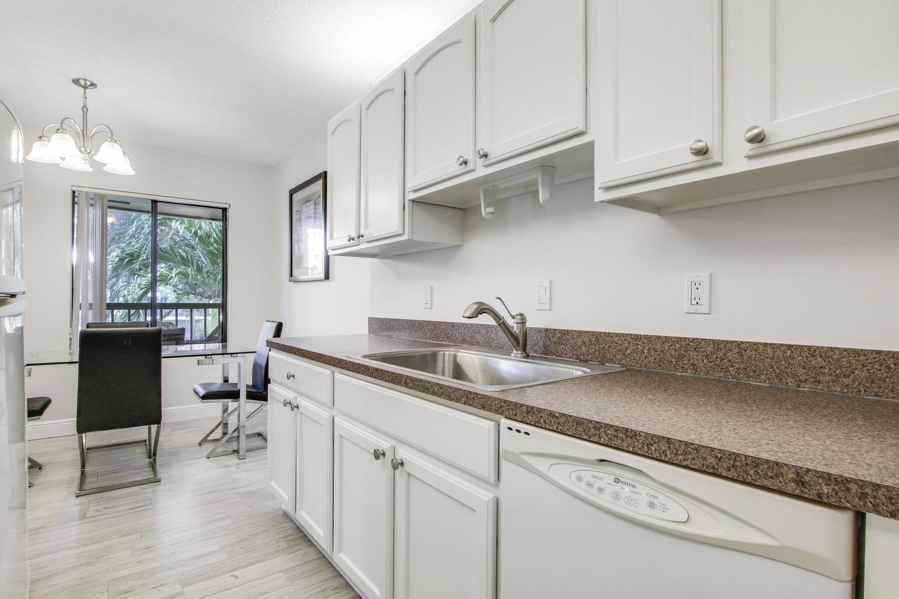 150 Pineview Road, Unit C6 Jupiter, FL 33469 - Photo 11 of 22 20221114160350579766000000-o