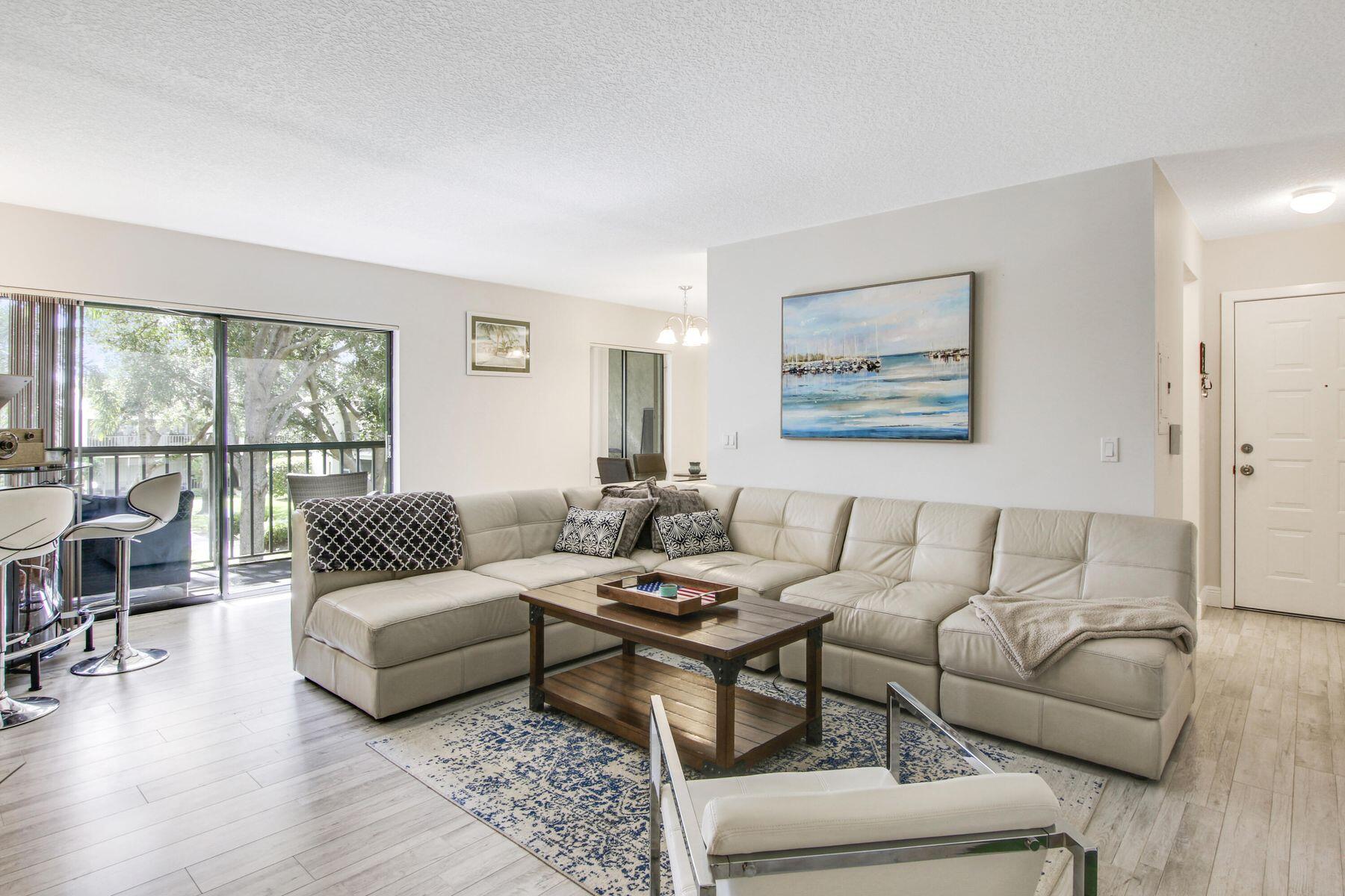 150 Pineview Road, Unit C6 Jupiter, FL 33469 - Photo 4 of 22 20221114160449309838000000-o