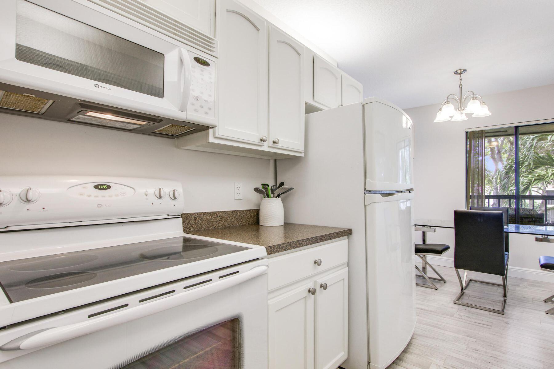 150 Pineview Road, Unit C6 Jupiter, FL 33469 - Photo 10 of 22 20221114160359108453000000-o