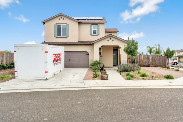 $515,000 | 888 Descanso Avenue, Clovis, CA 93619