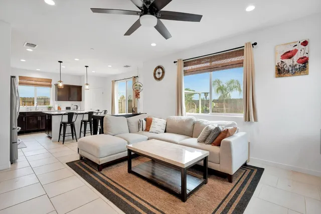 $515,000 | 888 Descanso Avenue, Clovis, CA 93619