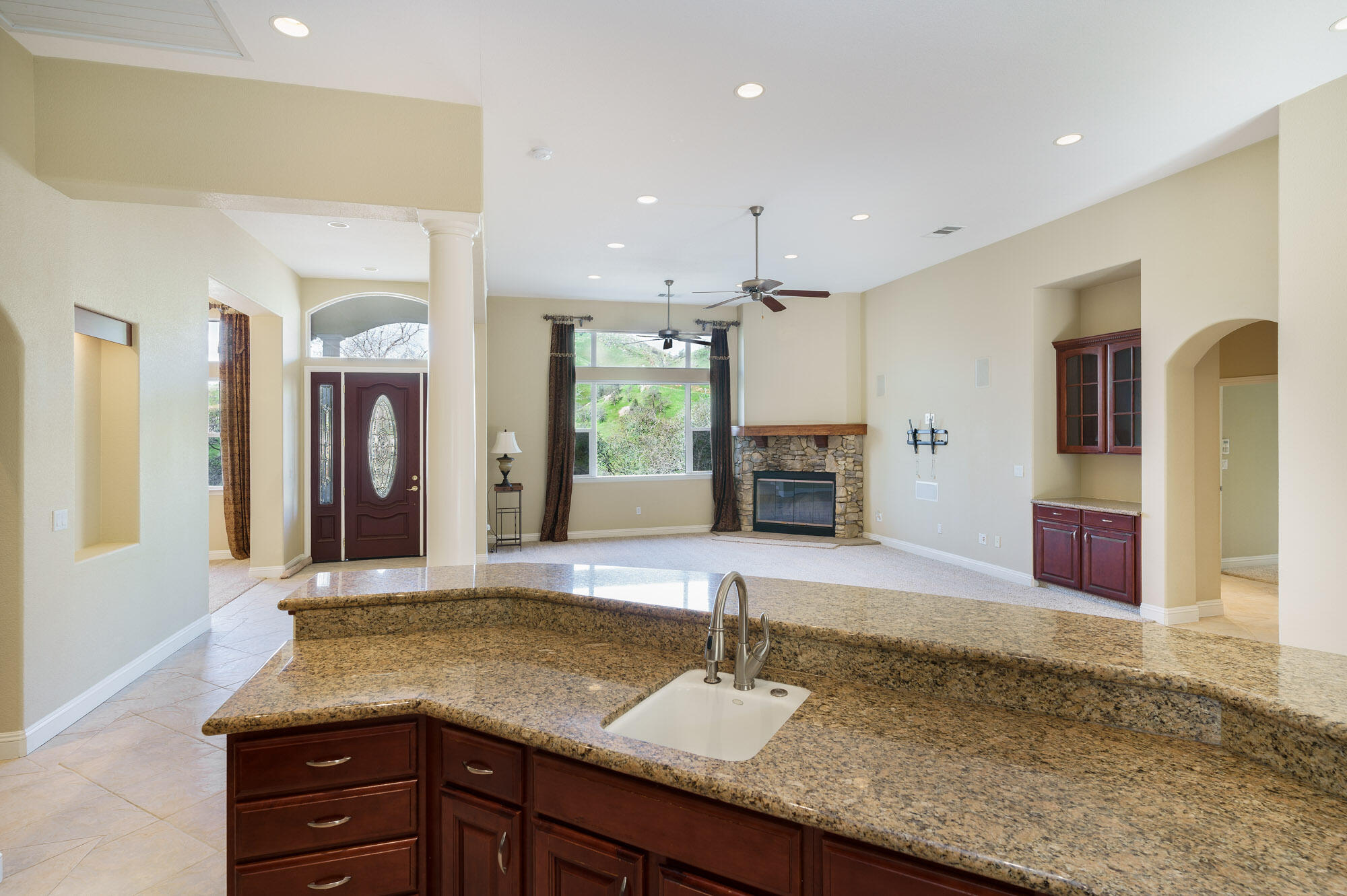 42330 Corral Drive Three Rivers, CA 93271 - Photo 9 of 21 -