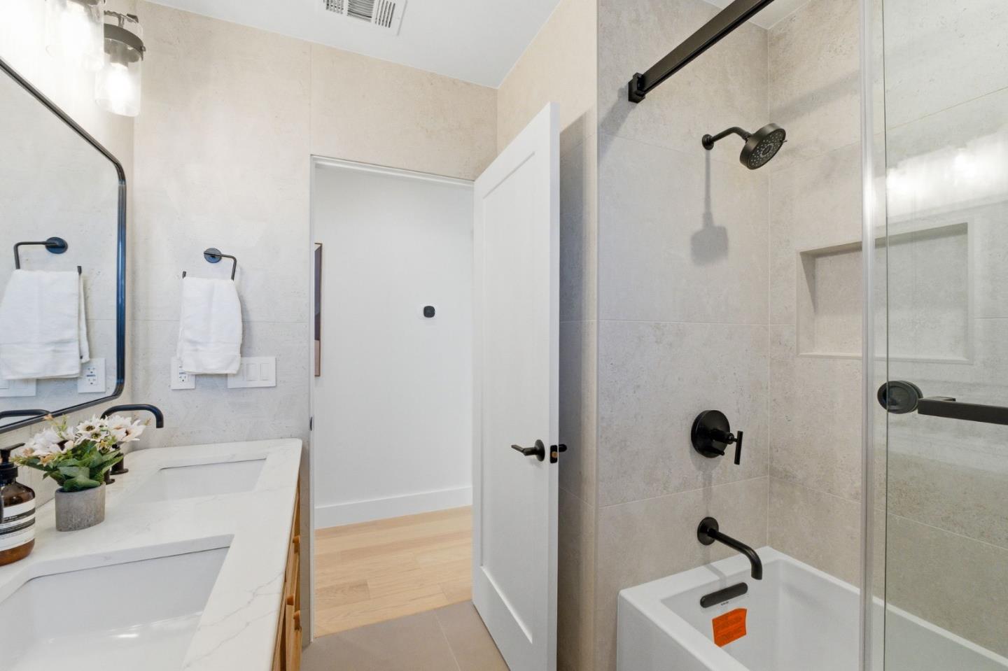 2753 Mathews Street Berkeley, CA 94702 - Photo 16 of 60