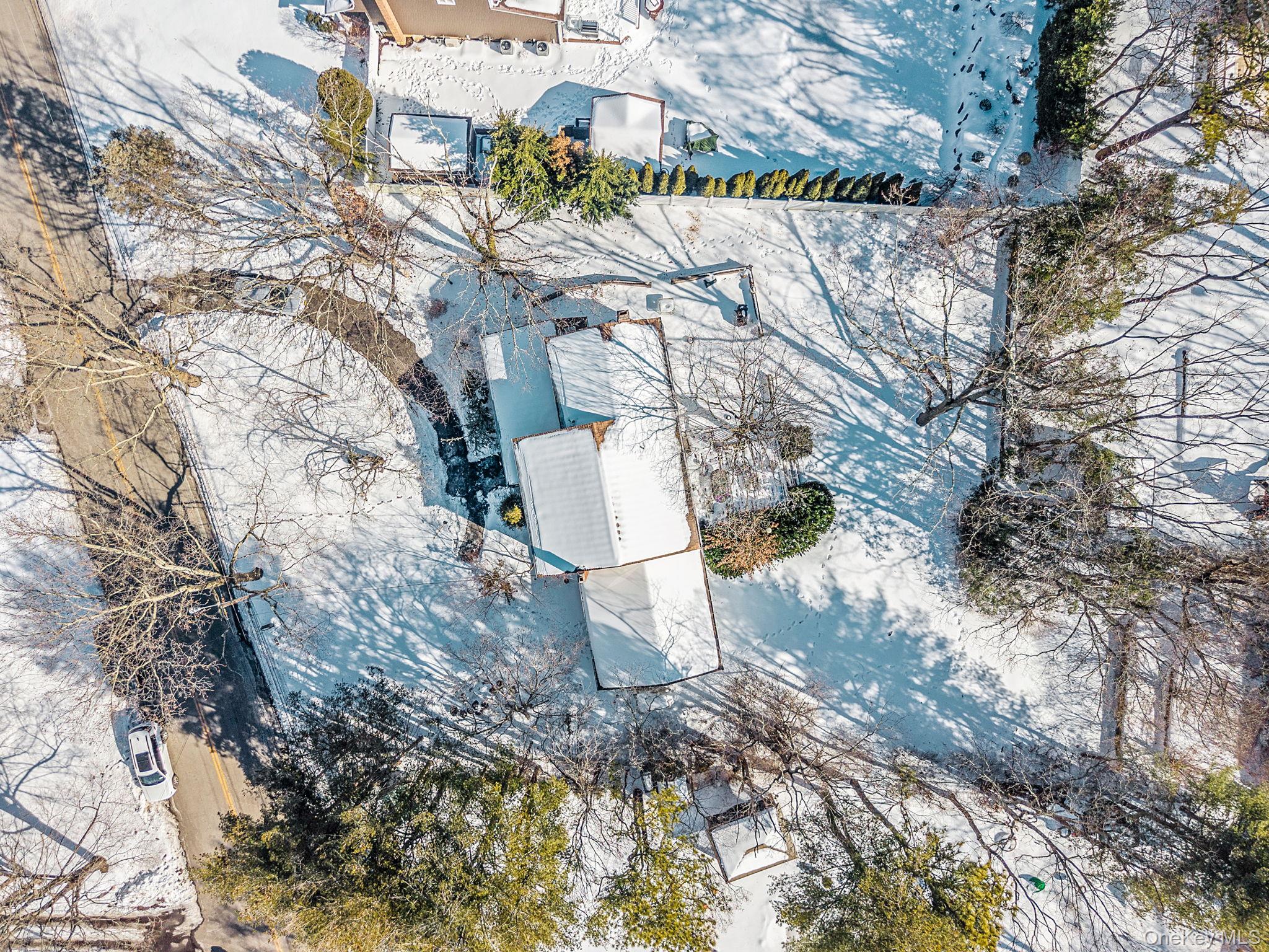 140 Seaman Neck Road Dix Hills, NY 11746 - Photo 19 of 21