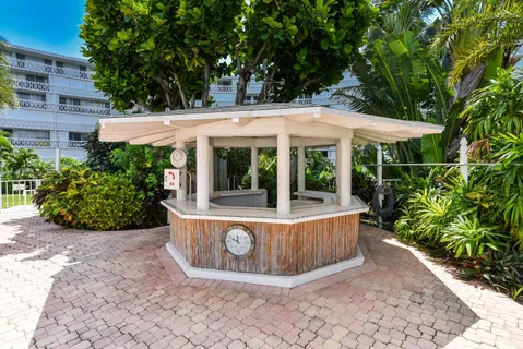 $599,000 | 2505 South Ocean Boulevard, Unit 411, Palm Beach, FL 33480