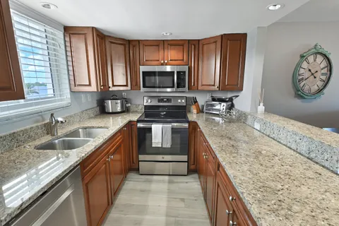 $599,000 | 2505 South Ocean Boulevard, Unit 411, Palm Beach, FL 33480