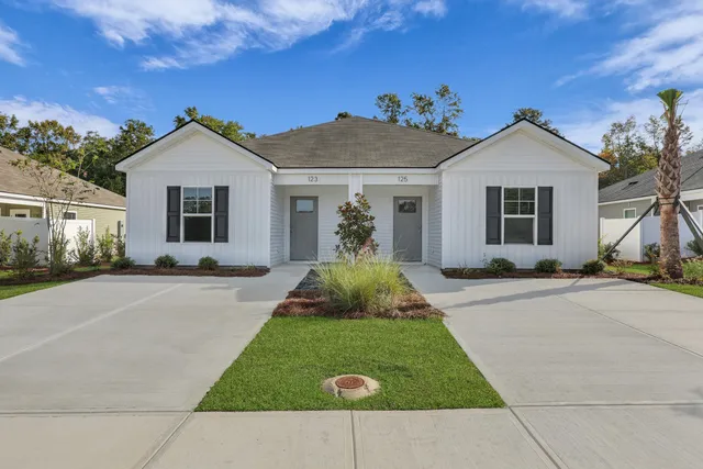 $234,900 | 125 Mims Academy Drive, Harleyville, SC 29448