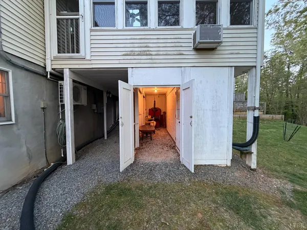 $465,000 | 95 Indian Pointe Drive, Hardy, VA 24101