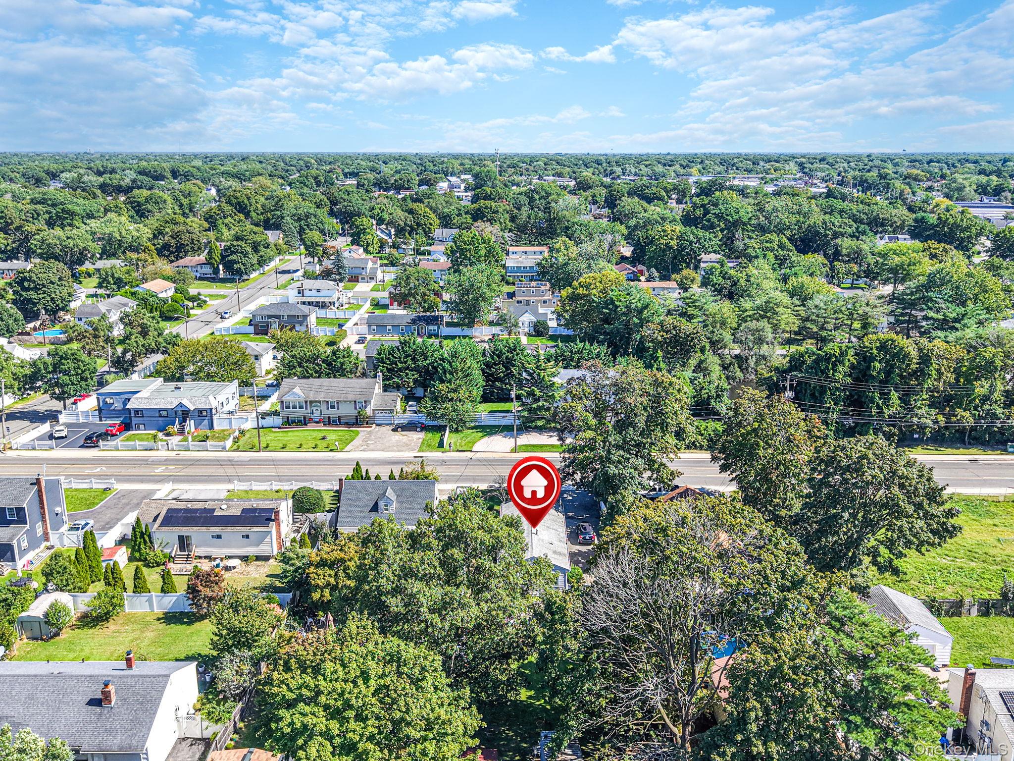 182 Commack Road Deer Park, NY 11729 - Photo 4 of 30 Gallery Image 4