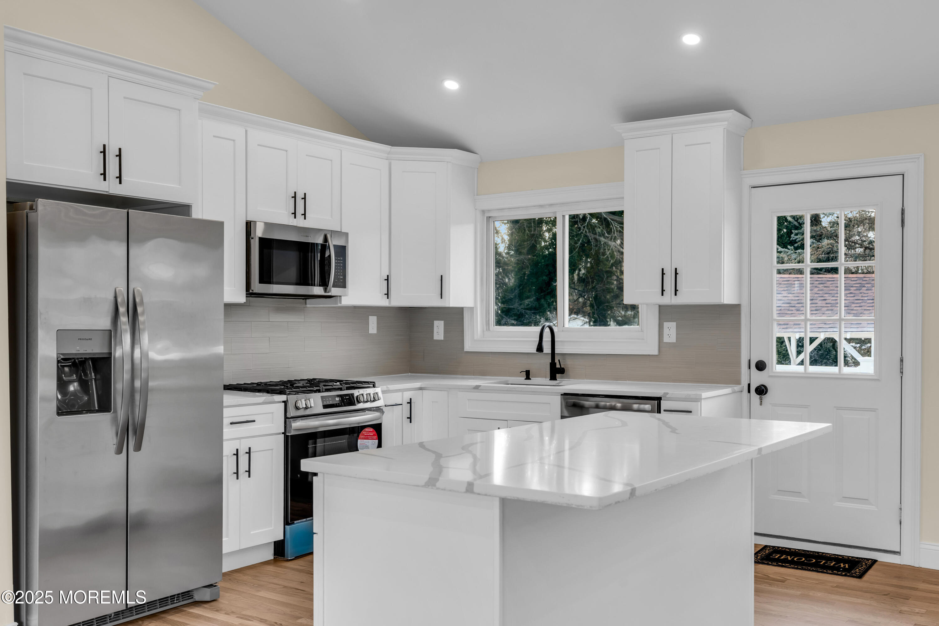 76 Willow Road Tinton Falls, NJ 07724 - Photo 5 of 38 022_dsc09638_72