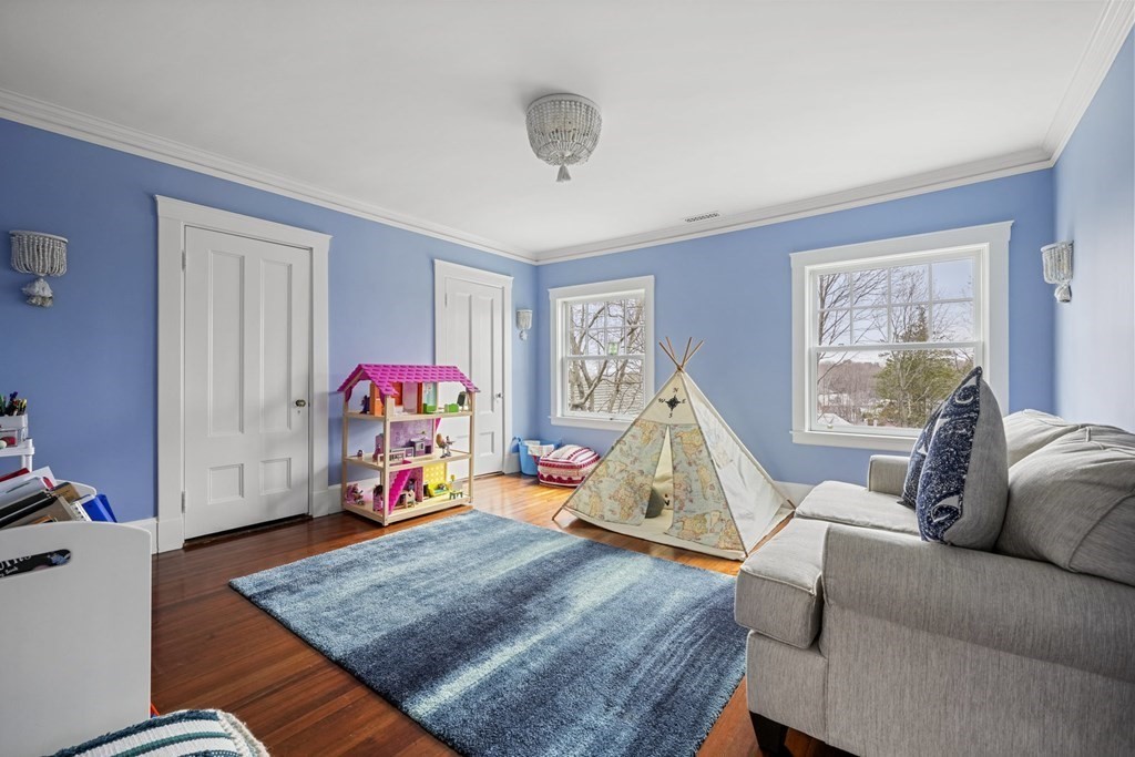 31 Montvale Road Newton, MA 02459 - Photo 25 of 35