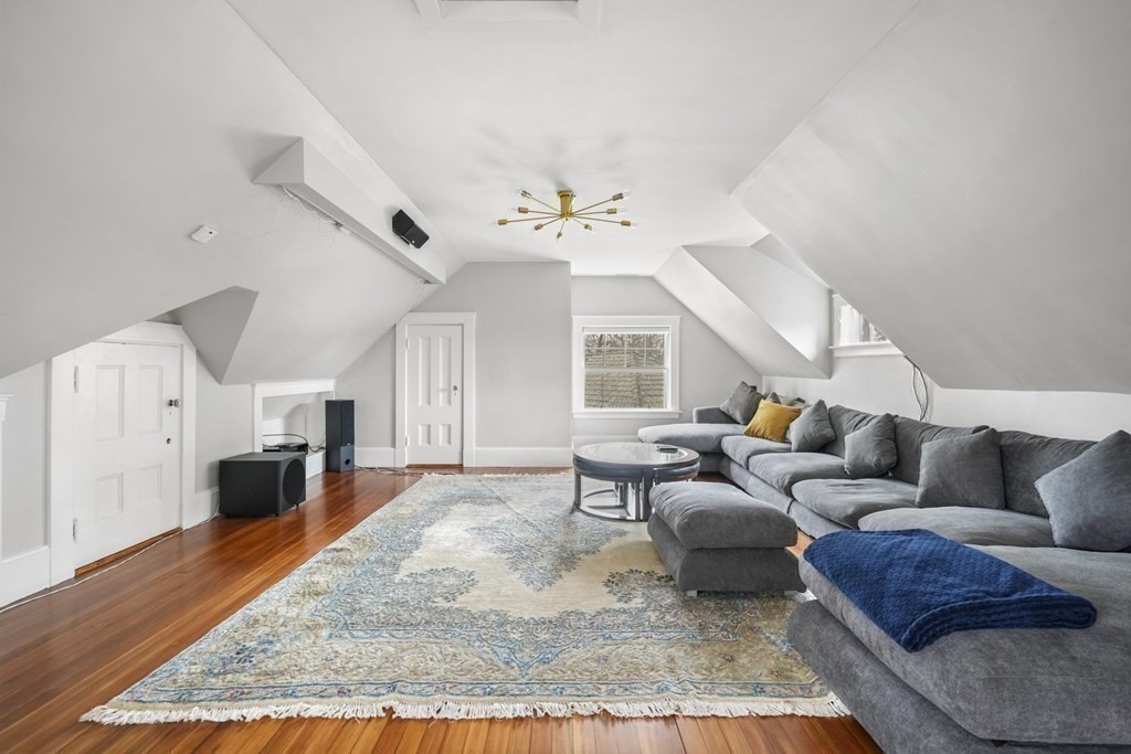31 Montvale Road Newton, MA 02459 - Photo 26 of 35