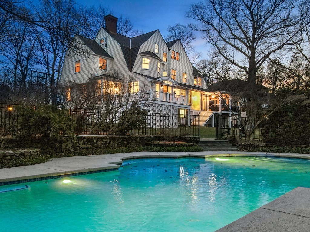 31 Montvale Road Newton, MA 02459 - Photo 4 of 35