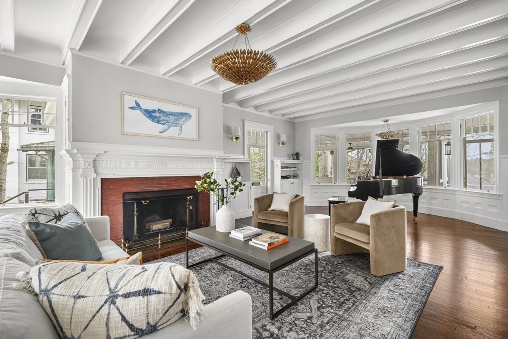 31 Montvale Road Newton, MA 02459 - Photo 8 of 35