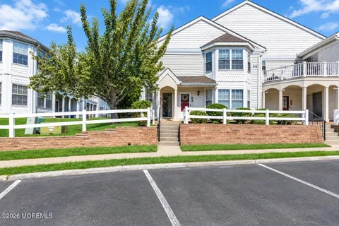$409,999 | 96 Tulip Lane, Freehold, NJ 07728