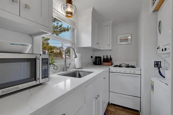 $587,900 | 174 North Shore Boulevard, Unit 1, Sandwich, MA 02537