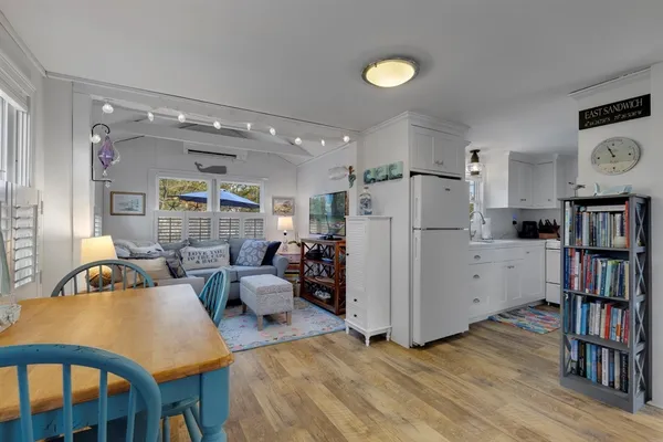 $587,900 | 174 North Shore Boulevard, Unit 1, Sandwich, MA 02537