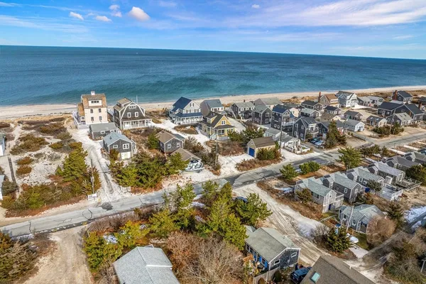 $587,900 | 174 North Shore Boulevard, Unit 1, Sandwich, MA 02537