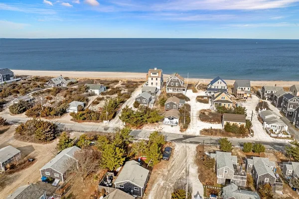 $587,900 | 174 North Shore Boulevard, Unit 1, Sandwich, MA 02537