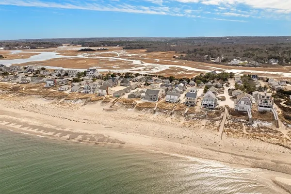 $587,900 | 174 North Shore Boulevard, Unit 1, Sandwich, MA 02537