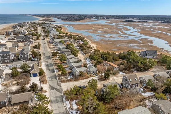 $587,900 | 174 North Shore Boulevard, Unit 1, Sandwich, MA 02537