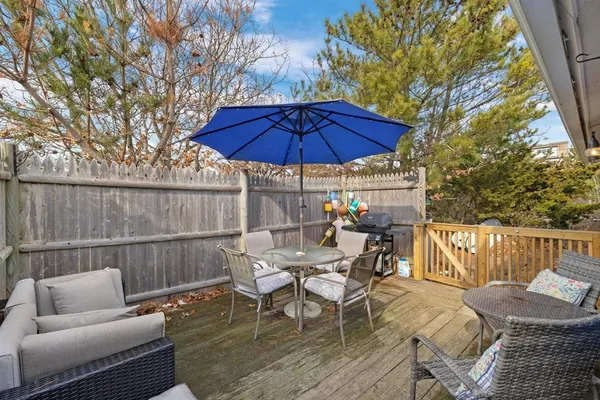 $587,900 | 174 North Shore Boulevard, Unit 1, Sandwich, MA 02537