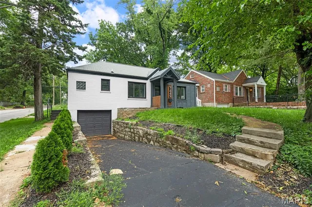 $280,000 | 7449 Wayne Avenue, St. Louis, MO 63130