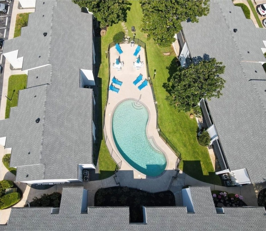 13151 Walden Road, Unit 121 Montgomery, TX 77356 - Photo 28 of 30 Pool with BBQ grill
