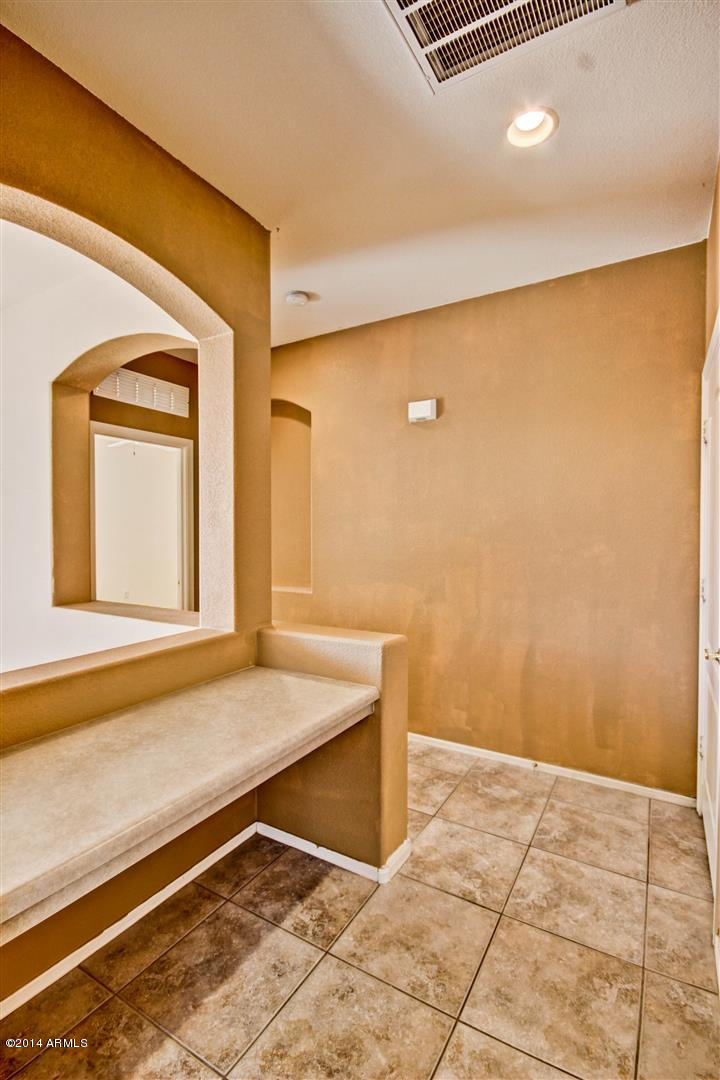 906 South Roca Street Gilbert, AZ 85296 - Photo 11 of 19 Roca (14)