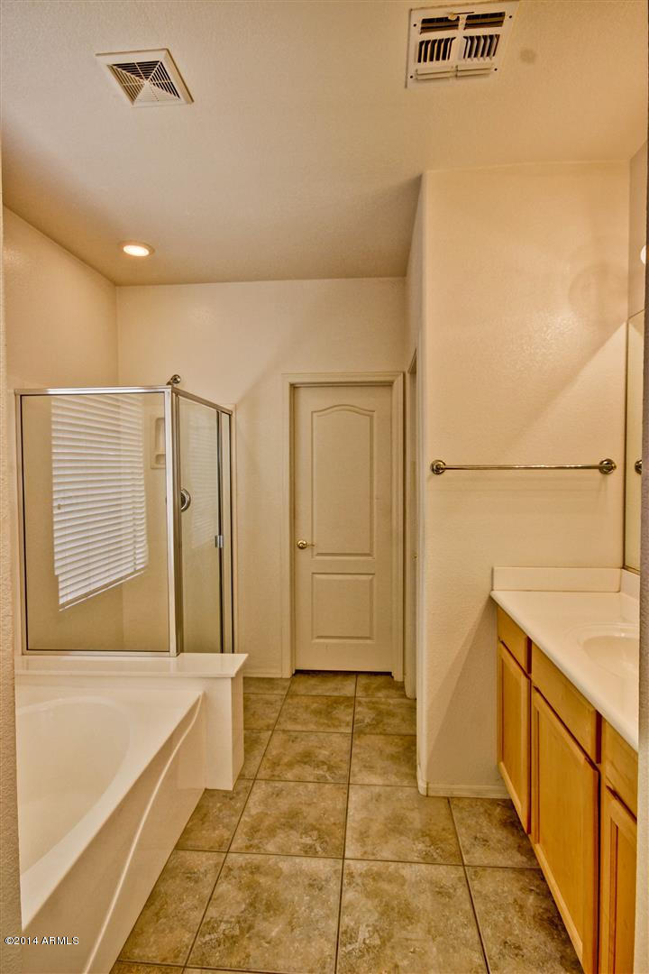 906 South Roca Street Gilbert, AZ 85296 - Photo 12 of 19 Roca (15)