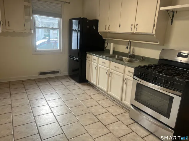 $1,400 | 128 Laurel Court, Plainville, CT 06062