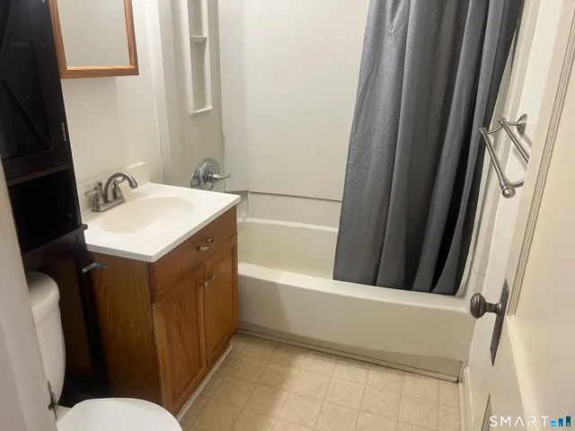 $1,400 | 128 Laurel Court, Plainville, CT 06062