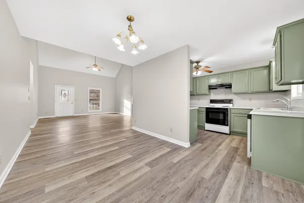 $2,100 | 108 Deerfield Drive, Springfield, TN 37172