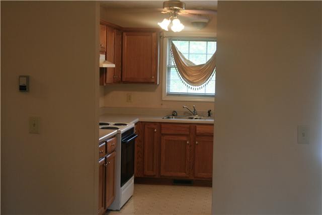 108 Deerfield Drive Springfield, TN 37172 - Photo 4 of 11