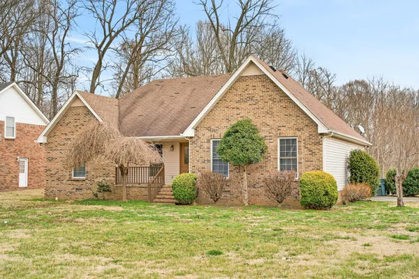$2,100 | 108 Deerfield Drive, Springfield, TN 37172