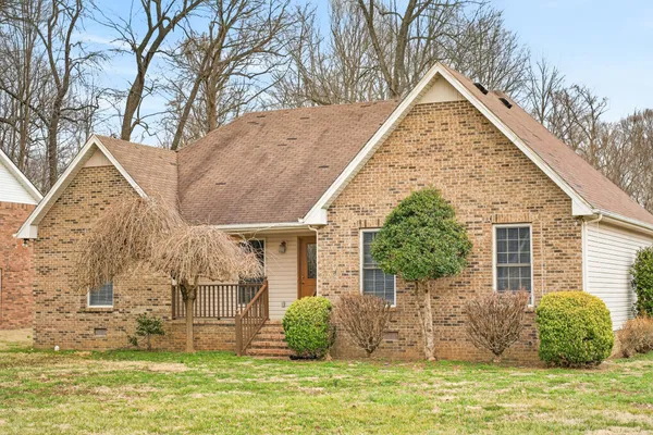 $2,100 | 108 Deerfield Drive, Springfield, TN 37172