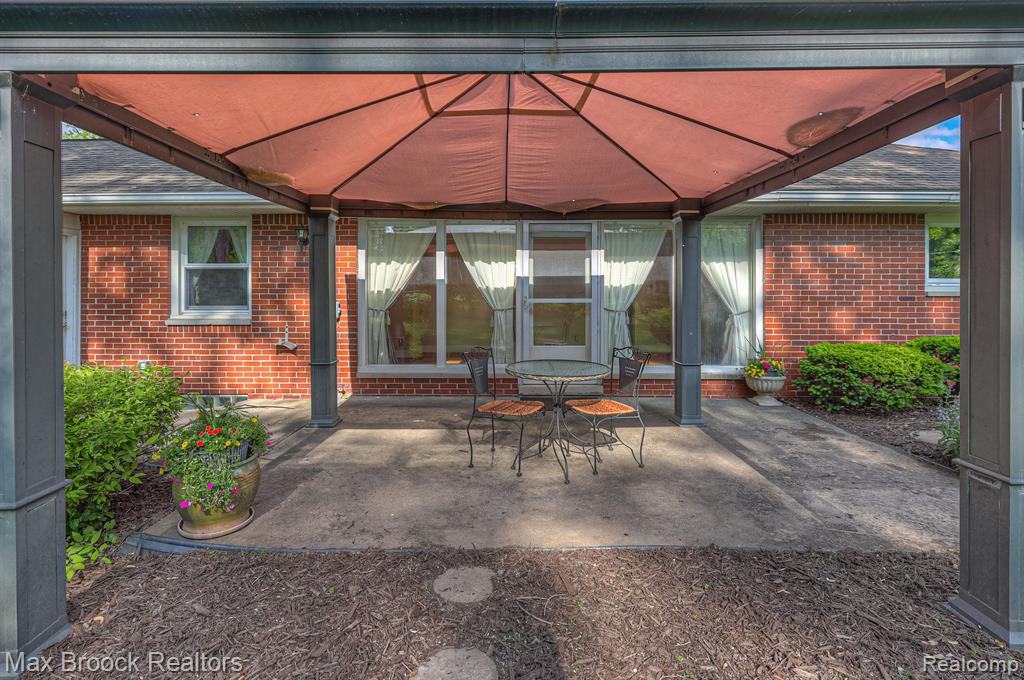 2276 Lancaster Road Bloomfield Hills, MI 48302 - Photo 15 of 21 Gallery Image 15