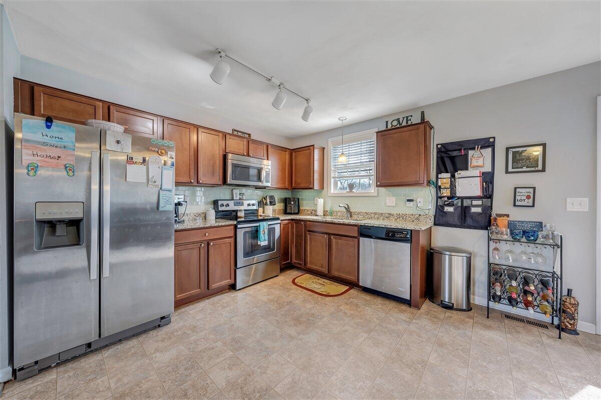 549 Old Fort Road Rocky Mount, VA 24151 - Photo 4 of 27 04-MIB02312