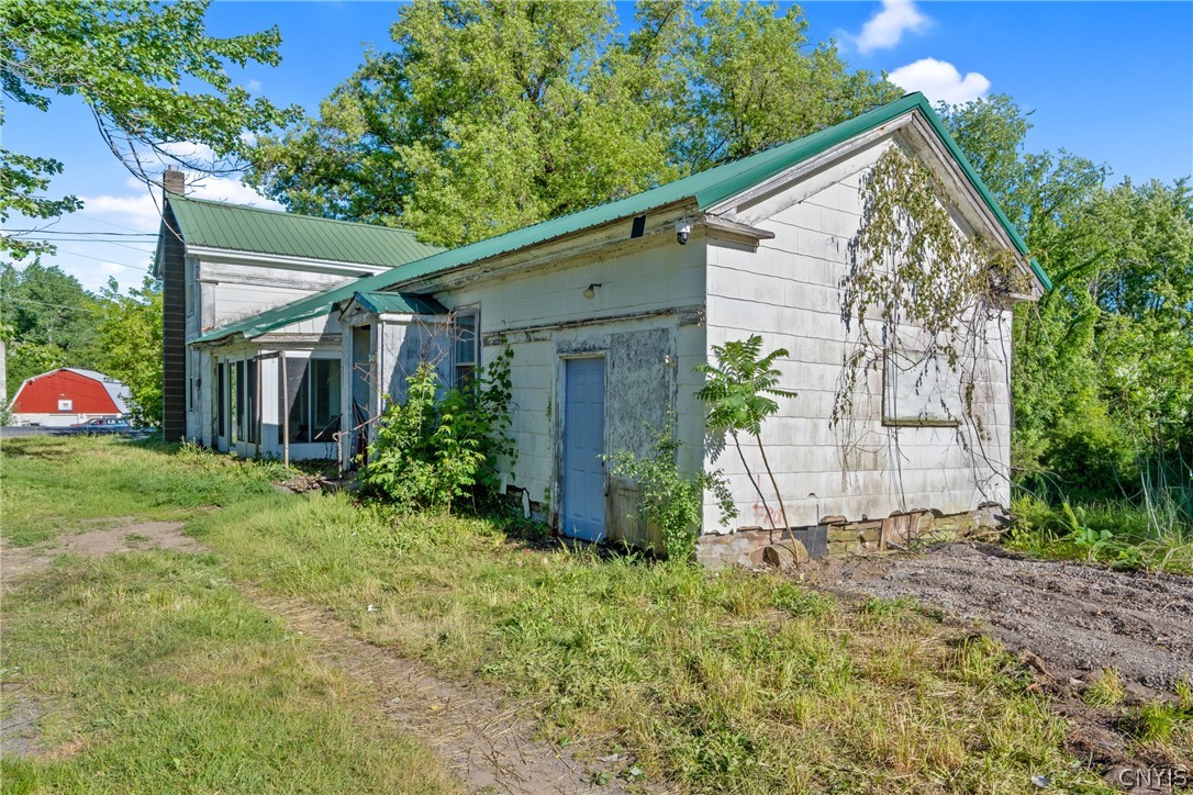 348 West Stone Road New Haven, NY 13114 - Photo 3 of 9