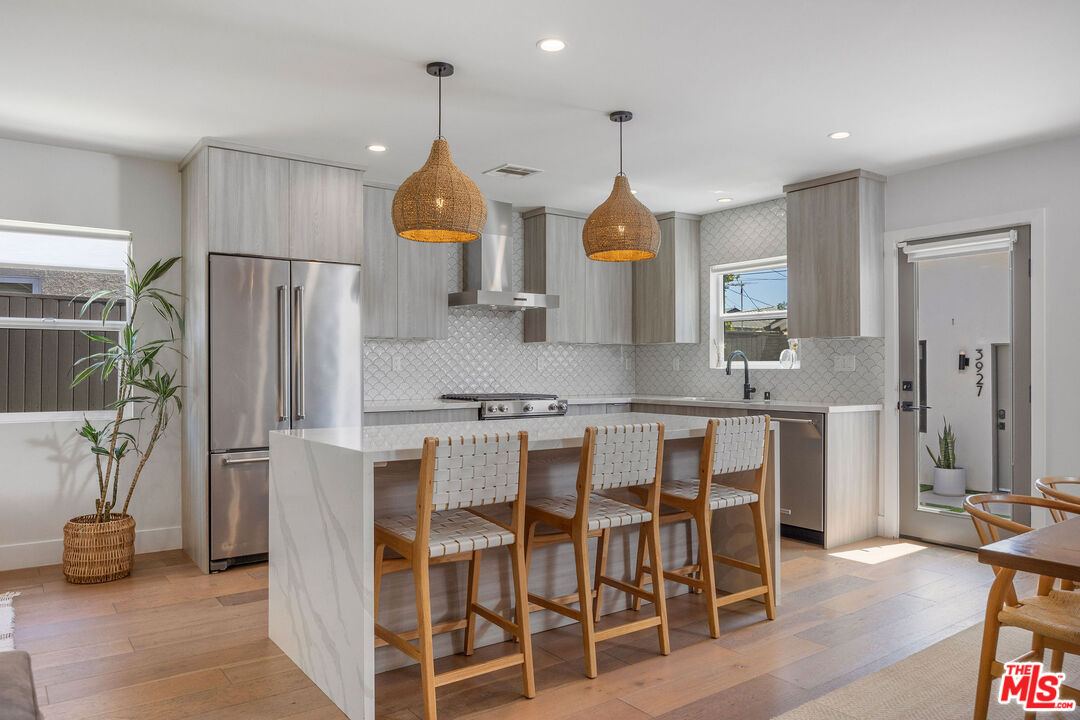 3925 Alla Road Los Angeles, CA 90066 - Photo 7 of 41 Gallery Image 7