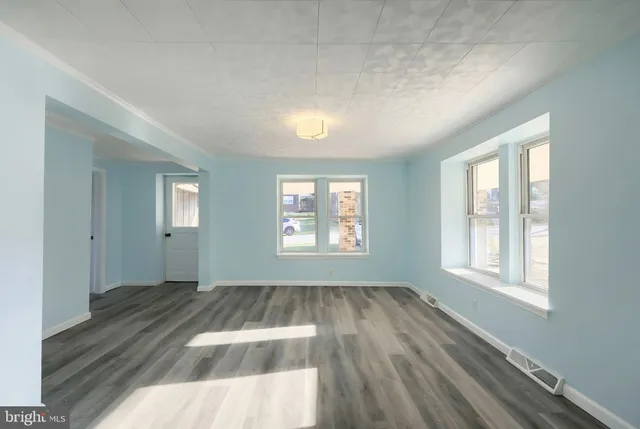 $364,900 | 9446 East Springfield Road, Seven Valleys, PA 17360