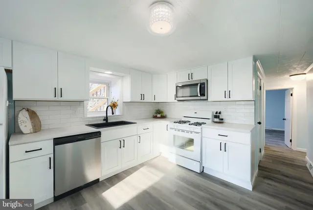 $364,900 | 9446 East Springfield Road, Seven Valleys, PA 17360