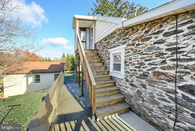 $364,900 | 9446 East Springfield Road, Seven Valleys, PA 17360