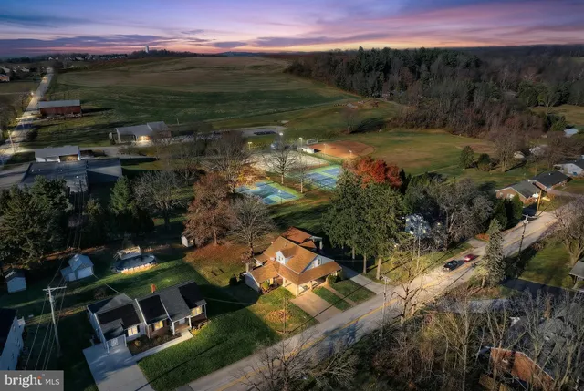 $364,900 | 9446 East Springfield Road, Seven Valleys, PA 17360