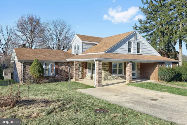 $364,900 | 9446 East Springfield Road, Seven Valleys, PA 17360