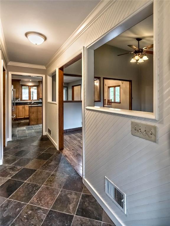 955 Crawford Road Pittsburgh, PA 15237 - Photo 3 of 25 Gallery Image 3