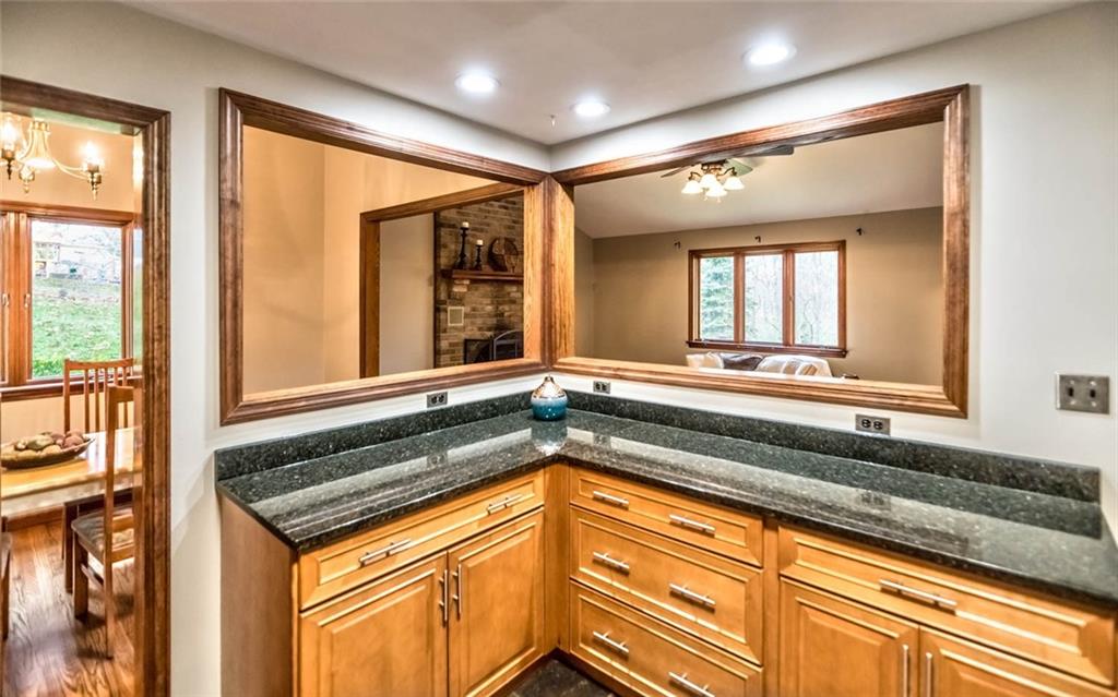 955 Crawford Road Pittsburgh, PA 15237 - Photo 10 of 25 Gallery Image 10