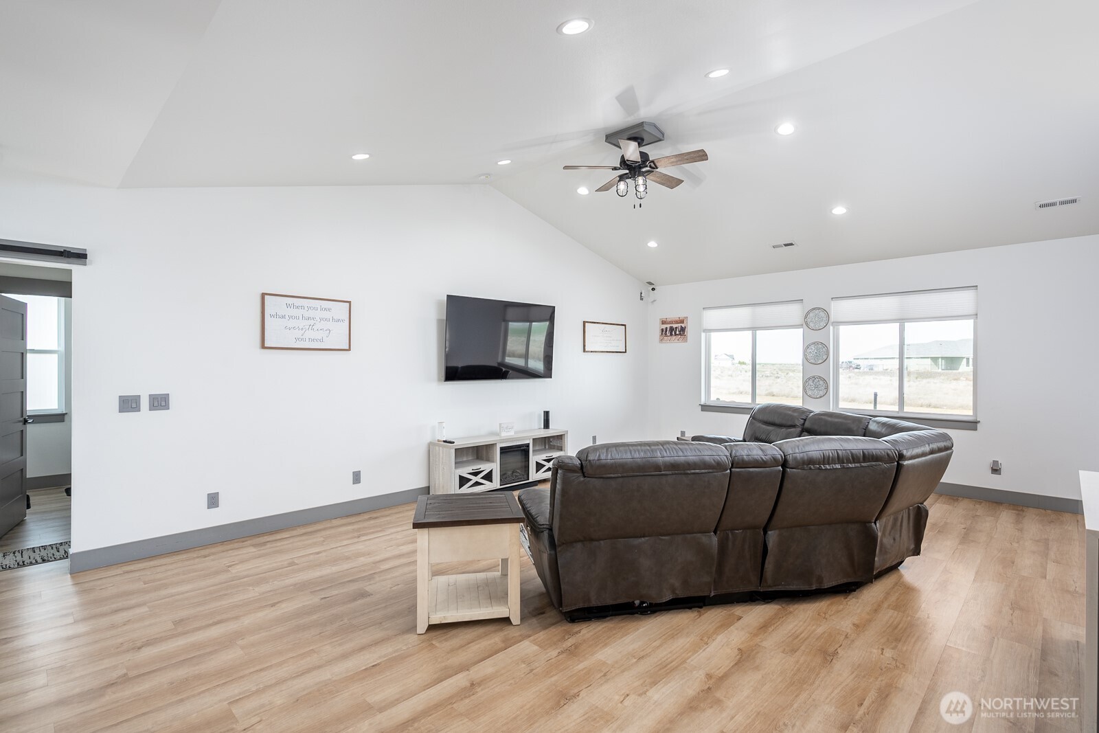 271 Baseline.5 Road Southeast Moses Lake, WA 98837 - Photo 11 of 37 Gallery Image 11