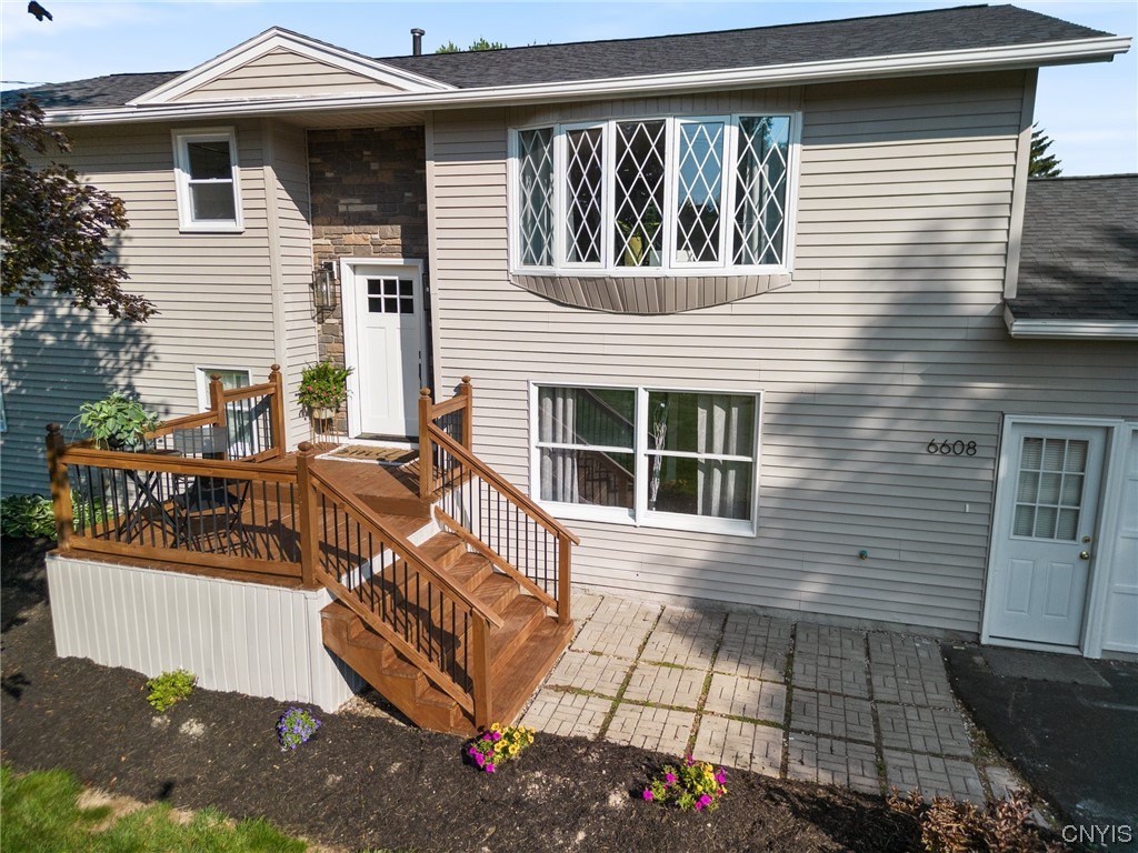 Welcome to 6608 School Road! Town Of Manlius, Kirk
